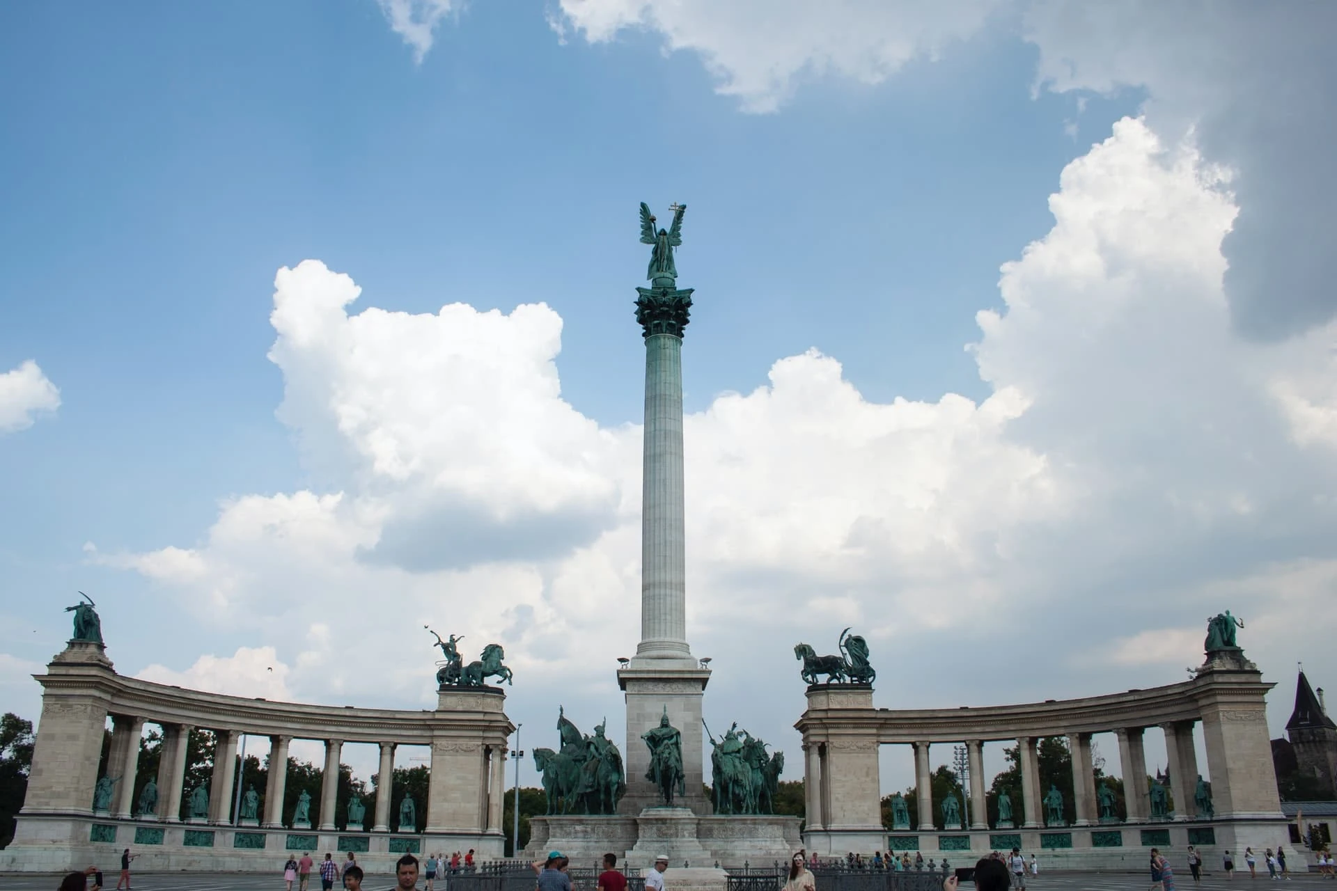 Converzum Language School Budapest -Heros' square